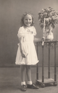 Annelies Taubová at confirmation