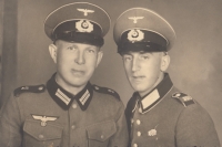 On the right his father's brother Rudolf Schmidt and on the left his father's brother-in-law Franz Kühnl