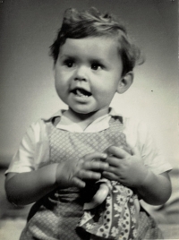 Jana Hochová in her childhood, 1956