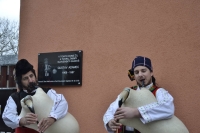 Alexander Papageorgiou and his son playing the Greek bagpipes