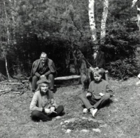 Abbot Vít Tajovský with his cousin on a photo by Alois Křistan