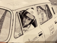 Súťažné auto a Jozef Studenič 3