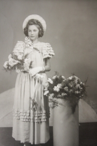 Blanka Čílová, at the age of 16, as a bridesmaid at her cousin's wedding in Třebechovice pod Orebem