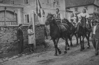 Parade at the Harvest Festival in 1947 in Radouň