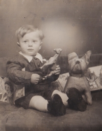 Dieter Neumann, latter 1940s