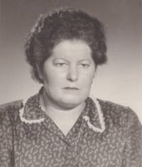 Witness's mother, 1950s