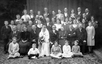 Adéla Lasáková's relatives in a wedding photo, Pilšt' in today's Poland, probably 1930s