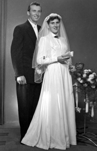 Adéla and Jiří Lasáks' wedding photo, 1956