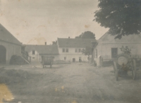 Family farm in Malé Žernoseky in the pre-war period
