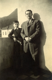 zač. 40. rokov, Juraj Munk a Pavol Strauss