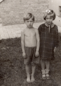 František Močuba with his sister, circa 1936