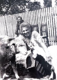 Věra Veselá with a friend in the 1940s