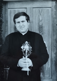 First Mass day - leaving the house (first mass), 1983