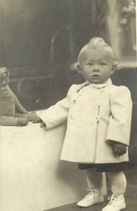 Photograph of a witness, 1949