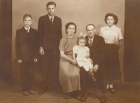 From the left: brother Edgard, Horst, mother Anna, sister Anna, father Karel and the witness, Žacléř 1952