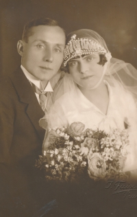 Wedding photographs of Anna and Theodor Szypitek, parents of Lubomíra Racková, 1929/1930