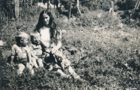 Hasan Zahirovic with his mother Hurija and brother Jasar, 1976