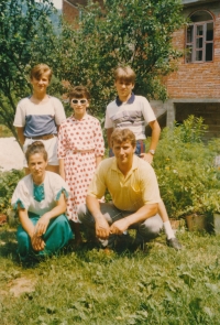 Hasan Zahirovic's family, first from the left in the top row, 1989