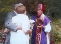 The Valášek's Golden Wedding (50th anniversary) with priest Emil Kintzl, 2006