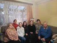 The Horní Jelení Primary School team filming an interview with a witness as part of the Stories of Our Neighbours project