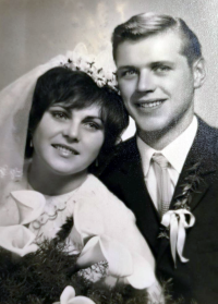 Wedding photograph of Mrs. and Mr. Kreuzer, 28 October 1966
