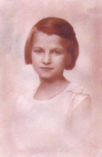 Hana Hoffmeisterová in 1928