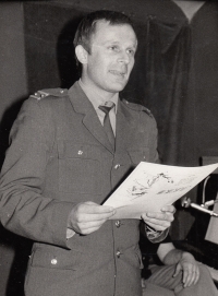Jiří Dědeček at a performance during his leave from military service, 1977