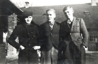 Erich in the yard with friends 1940