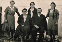 Grandfather Emil Montag with his first wife and three daughters, one of whom is Emil Fiala's mother Aloisie. Photos from the 1930s