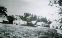 The village of Vajglov in the mid-1940s. The photo shows the farmhouse of the Nather family, which burnt down during the German expulsion.