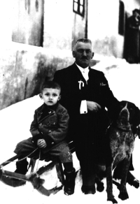 Son of Emil Montag's second wife Franz Schmidt, whom she had when she was unmarried. In the photo from around 1944 he is with his stepfather - Emil Fiala's grandfather and his hunting dog Rolf