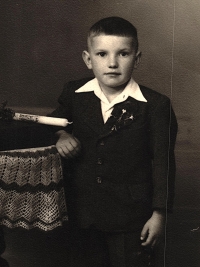 At the First Holy Communion in 1941