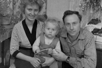 Witness with his parents around 1960