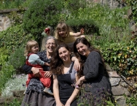 Zuzana Sléhová with her daughters and grandchildren in 2022