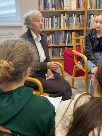 Jana Pecková recording with children in the Stories of Our Neighbours project; 2024