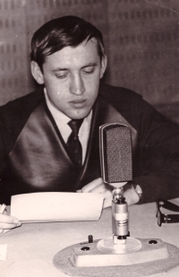 Karel Sedláček as a radio announcer, 1960