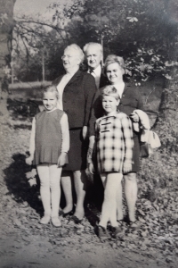 Parents Neumann and colleague, Mrs. Cibulka, 1970