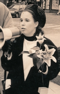 Gwendolyn Albert during a demonstration against the invasion of Iraq in 2003