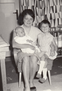 Irena Hirai five years old with her mother and brother