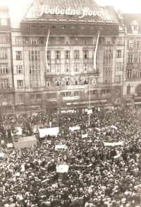 Melantrich balcony, November 1989