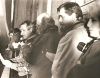 Melantrich balcony with Jiří Bartoška and others, November 1989