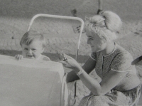 Zdena Škvorecká née Salivarová, wife of writer Josef Škvorecký, with her son Alexander in 1959 in Náchod