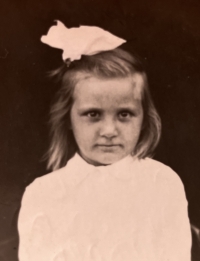 Anna Lišková in 1st class in Argentina, 1947