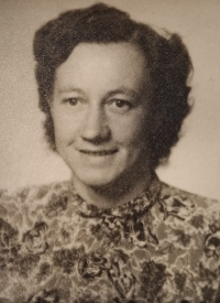 Anna Motzová at the age of 40, 1970