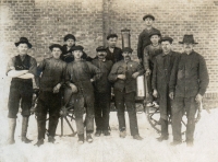 Father Lev Vilč on the photo from the Ostrava locomotive depot among other colleagues, ca. 1920s