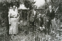 From left: aunt Marie, uncle Leopold, grandfather Josef, uncle Josef, between 1932/1933