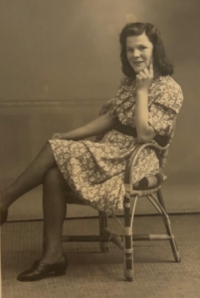 Witness, called Elfi, 1944