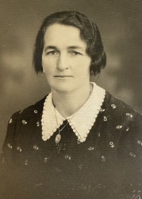 Mother Marie Holá, 1935