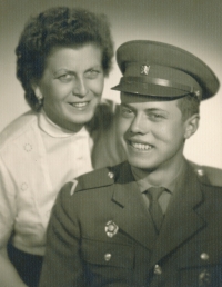Václav Kášek with his mother as a student of the military school in 1963