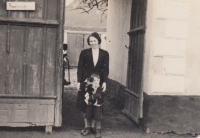 Adolf Köpf with Aunt Marie in Derflice around 1943
